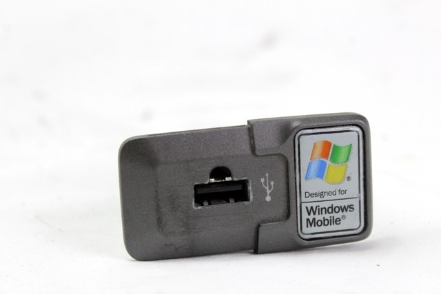USB / AUX OEM N. 735473602 ORIGINAL REZERVNI DEL LANCIA DELTA 844 MK3 (2008 - 2014) DIESEL LETNIK 2009