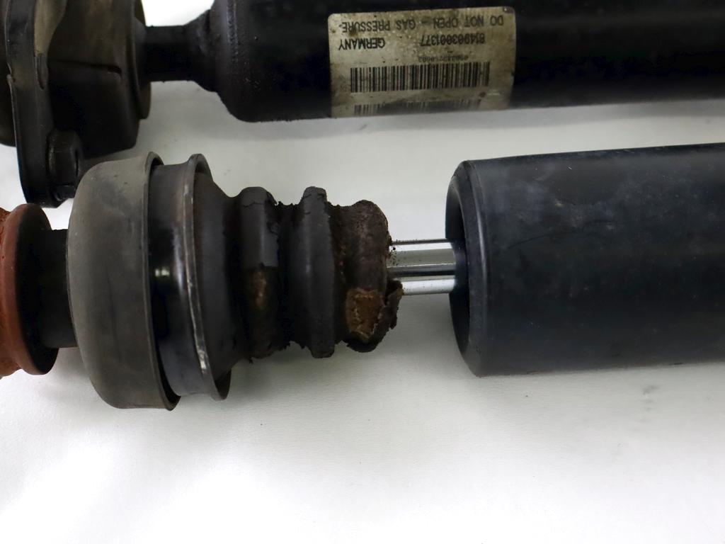ZADNJI AMORTIZERJI OEM N. 33526771725 ORIGINAL REZERVNI DEL BMW SERIE 3 BER/SW/COUPE/CABRIO E90/E91/E92/E93 LCI R (2009 - 2012) DIESEL LETNIK 2011