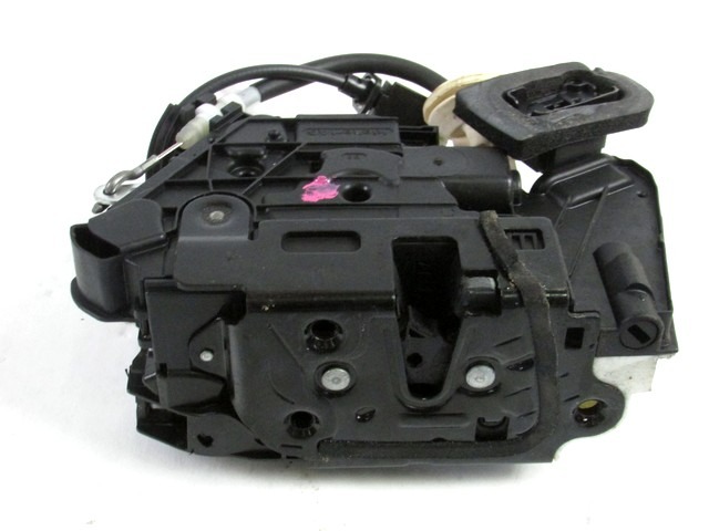 CENTRALNI ZAKLEP SPREDNJIH VRAT  OEM N. 5K1837016B ORIGINAL REZERVNI DEL VOLKSWAGEN GOLF VI 5K1 517 AJ5 MK6 (2008-2012) DIESEL LETNIK 2011