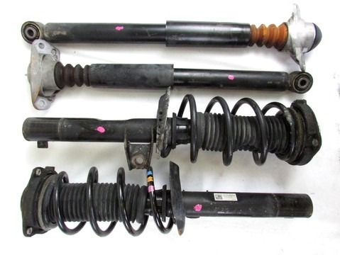 KOMPLET STIRIH SPREDNJIH IN ZADNJIH AMORTIZERJEV OEM N. 33030 KIT 4 AMMORTIZZATORI ANTERIORI E POSTERIORI ORIGINAL REZERVNI DEL VOLKSWAGEN GOLF VI 5K1 517 AJ5 MK6 (2008-2012) DIESEL LETNIK 2010