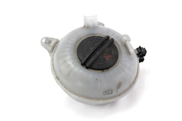 HLADILNA VODA ZA RADIJATORJE OEM N. 5Q0121407F ORIGINAL REZERVNI DEL SKODA OCTAVIA MK3 5E3 NL3 NR3 (2012 - 2017)BENZINA/METANO LETNIK 2015