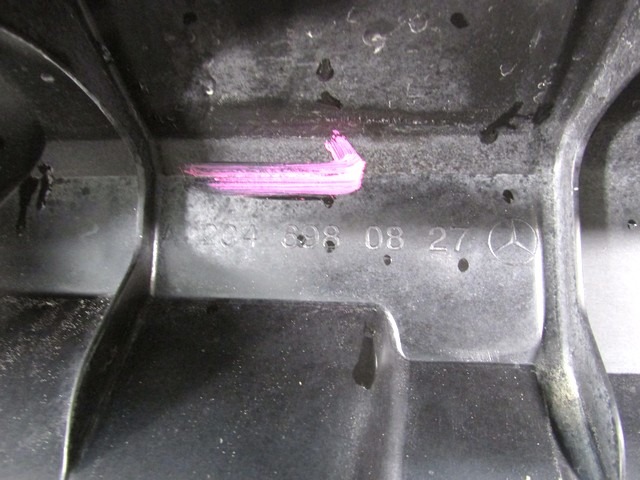 OKRASNA LETEV PRAGA  OEM N. A2046980827 ORIGINAL REZERVNI DEL MERCEDES GLK X204 (2008 - 2012)DIESEL LETNIK 2011