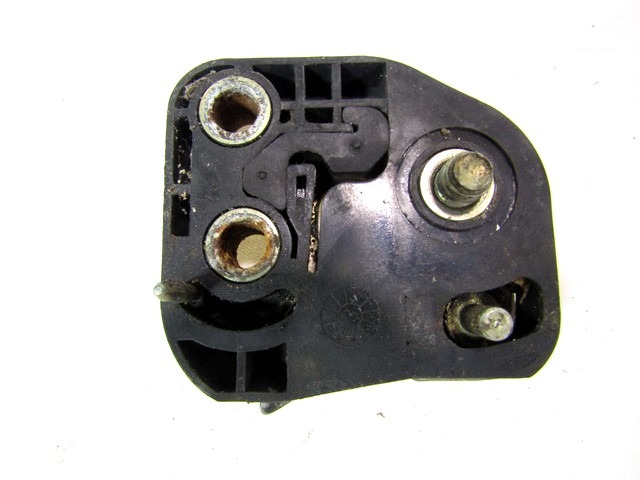 ZAPIRALO VRAT OEM N. 82404795 ORIGINAL REZERVNI DEL FIAT CROMA 154 MK1 (1985 - 1996)BENZINA LETNIK 1990