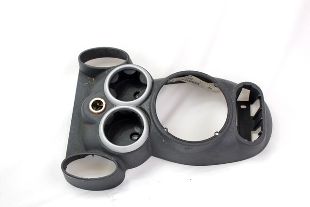 PLASTIKA MED SEDEZI BREZ NASLONJALA ROK OEM N. 51166800838 ORIGINAL REZERVNI DEL MINI ONE / COOPER / COOPER S R50 R52 R53 (2001-2006) BENZINA LETNIK 2002