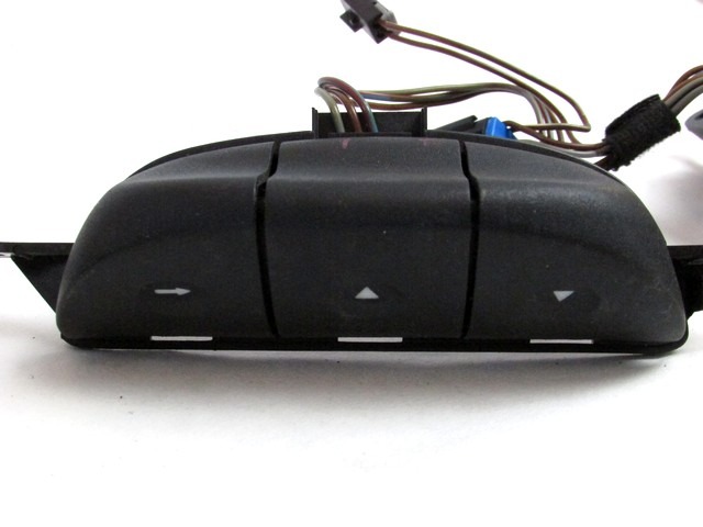 MULTIFUNKCIJSKI VOLAN OEM N. 90437178 ORIGINAL REZERVNI DEL OPEL ZAFIRA A T98 (1999 - 2005) DIESEL LETNIK 2004