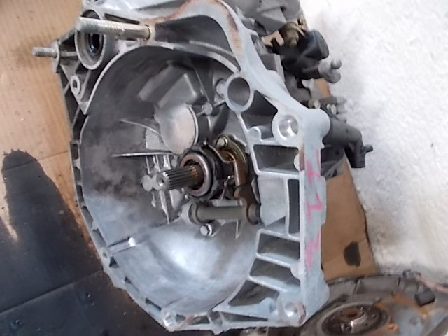 ROCNI MENJALNIK OEM N.  ORIGINAL REZERVNI DEL LANCIA Y YPSILON 843 (2003-2006) DIESEL LETNIK 2006