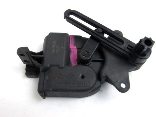 MOTORCEK OGREVANJA OEM N. W963900R ORIGINAL REZERVNI DEL LAND ROVER FREELANDER L314 R 3/5 PORTE (2000 - 2006) DIESEL LETNIK 2006