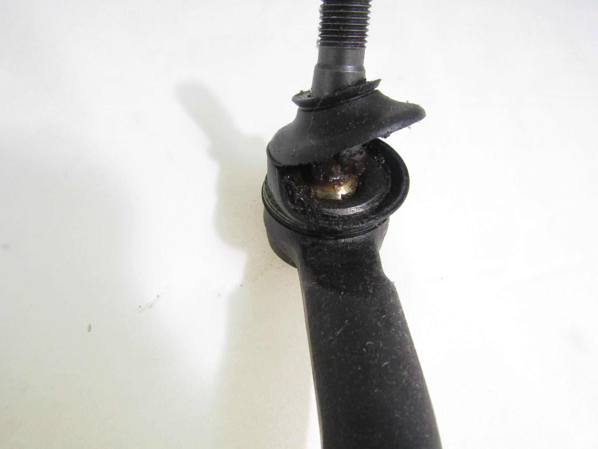 KRMILJENJE OEM N. 4551052020 ORIGINAL REZERVNI DEL TOYOTA YARIS P1 MK1 (03/1999 - 03/2003) BENZINA LETNIK 2000
