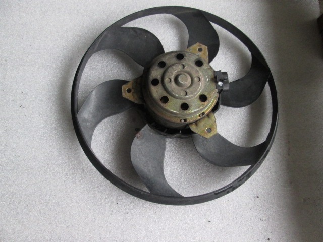 VENTILATOR HLADILNIKA OEM N. 51760613 ORIGINAL REZERVNI DEL FIAT PUNTO 188 MK2 R (2003 - 2011) DIESEL LETNIK 2005