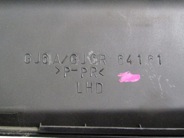 PREDAL ZA DOKUMENTE OEM N. GJ6A-GJ6R-64161 ORIGINAL REZERVNI DEL MAZDA 6 GG GY (2003-2008) DIESEL LETNIK 2006