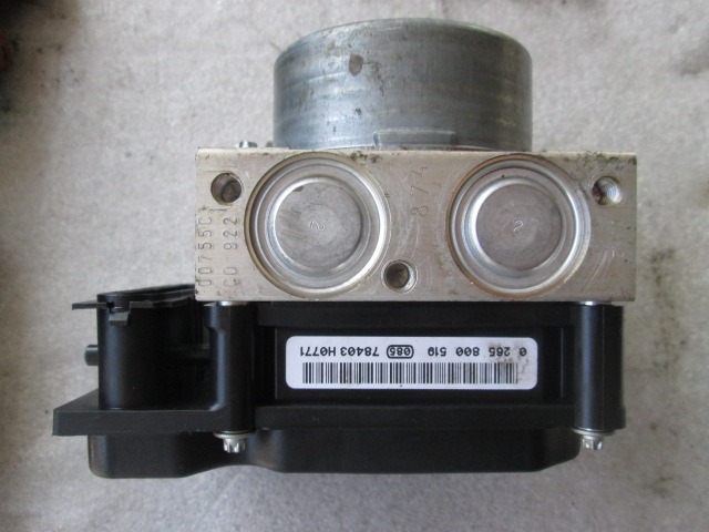 ABS AGREGAT S PUMPO OEM N. 7701067590 ORIGINAL REZERVNI DEL RENAULT MEGANE MK2 R BM0/1 CM0/1 EM0/1 KM0/1 LM0/1 BER/GRANDTOUR  (2006 - 2009) DIESEL LETNIK 2007