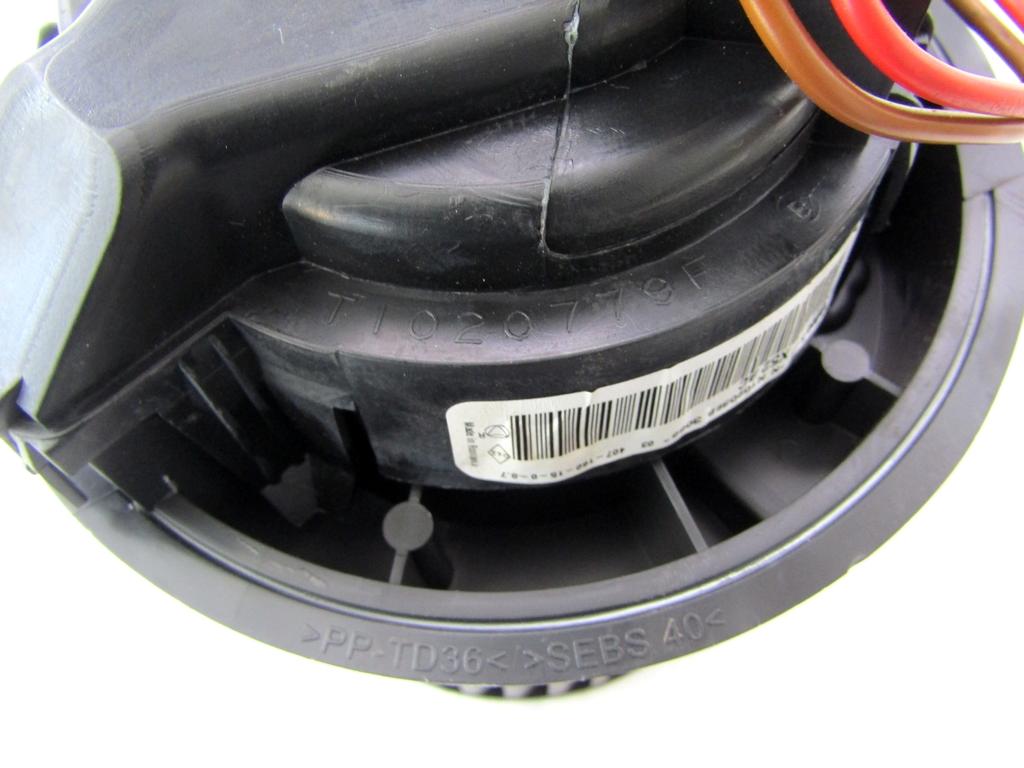 VENTILATOR  KABINE  OEM N. 272100975R ORIGINAL REZERVNI DEL DACIA SANDERO / SANDERO STEPWAY MK2 (2012 - 2016) BENZINA/GPL LETNIK 2015