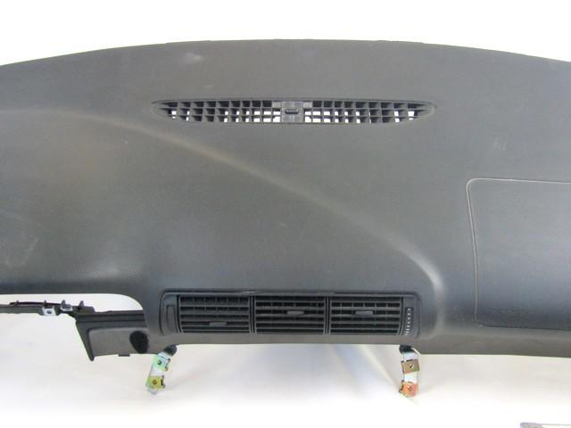 KIT AIRBAG KOMPLET OEM N. 11301 KIT AIRBAG COMPLETO ORIGINAL REZERVNI DEL AUDI A4 B5 BER/SW (1994 - 12/2000) DIESEL LETNIK 2000