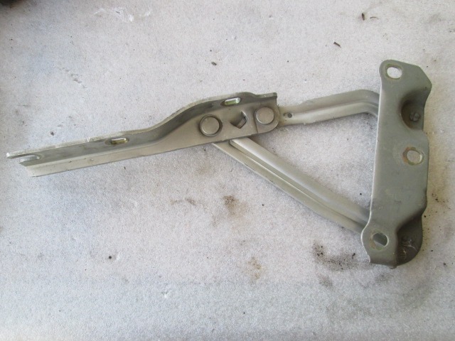 PANTI POKROVA MOTORJA OEM N.  ORIGINAL REZERVNI DEL SAAB 9-5 YS3E BER/SW (2001 - 2007) DIESEL LETNIK 2003