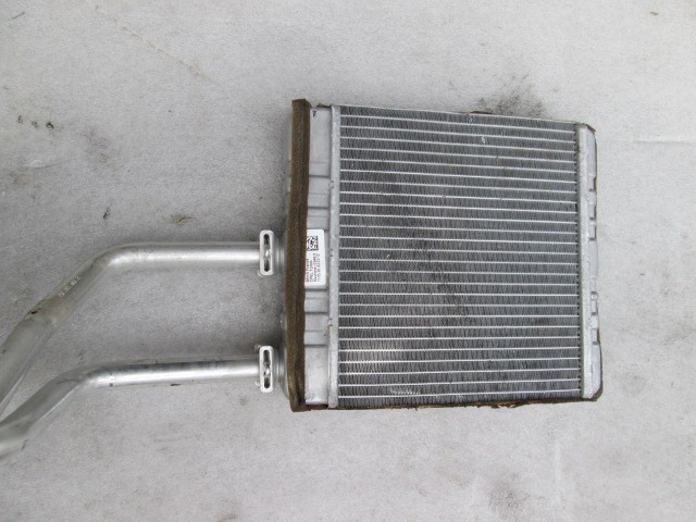 GRELEC RADIATORJA OEM N. G7030003 ORIGINAL REZERVNI DEL OPEL ZAFIRA B A05 M75 R (04/2008 - 2011) BENZINA LETNIK 2008