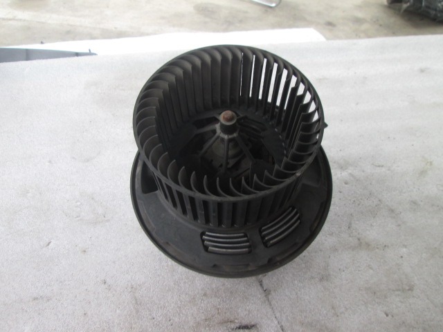 VENTILATOR  KABINE  OEM N. 6411693663 ORIGINAL REZERVNI DEL BMW SERIE 1 BER/COUPE/CABRIO E81/E82/E87/E88 (2003 - 2007) DIESEL LETNIK 2005