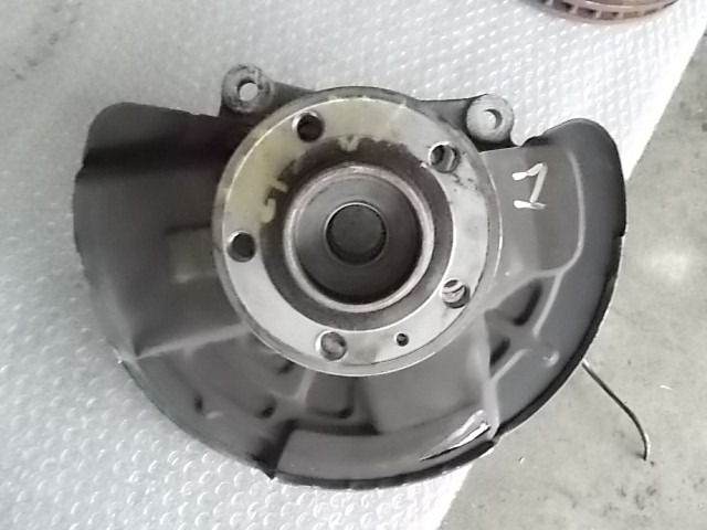 VRTLJIVI LEZAJ DESNO / PESTO KOLESA Z LEZAJEM SPREDAJ OEM N.  ORIGINAL REZERVNI DEL VOLVO S60 384 MK1 (2001 - 2009) DIESEL LETNIK 2004