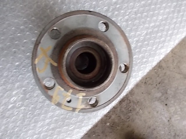 LEVI VRTLJIVI LEZAJ / PESTO KOLESA Z LEZAJEM SPREDAJ OEM N.  ORIGINAL REZERVNI DEL VOLVO S60 384 MK1 (2001 - 2009) DIESEL LETNIK 2004