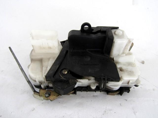 CENTRALNI ZAKLEP SPREDNJIH VRAT  OEM N. 9136J9 ORIGINAL REZERVNI DEL CITROEN C5 DC DE MK1 SW (2000 - 2004) DIESEL LETNIK 2002