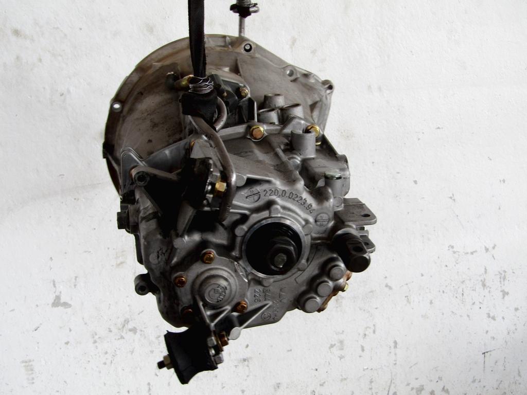ROCNI MENJALNIK OEM N. 2200022598 01 CAMBIO MECCANICO ORIGINAL REZERVNI DEL BMW Z3 E36 (1995 - 2002) BENZINA LETNIK 1999