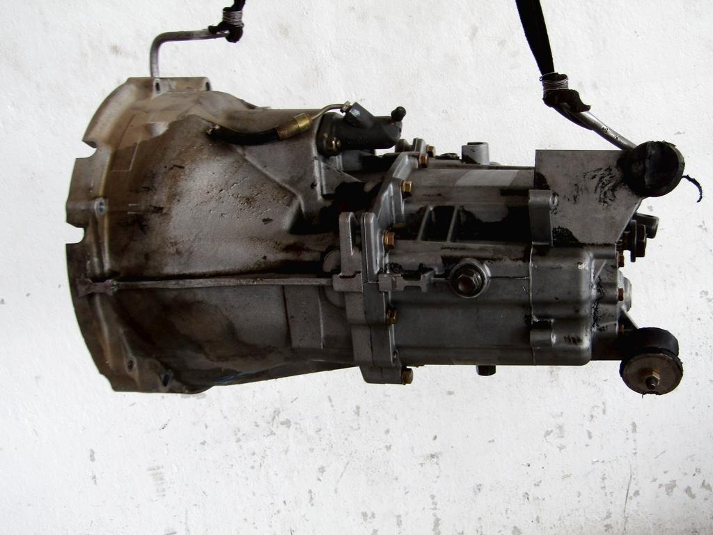 ROCNI MENJALNIK OEM N. 2200022598 01 CAMBIO MECCANICO ORIGINAL REZERVNI DEL BMW Z3 E36 (1995 - 2002) BENZINA LETNIK 1999