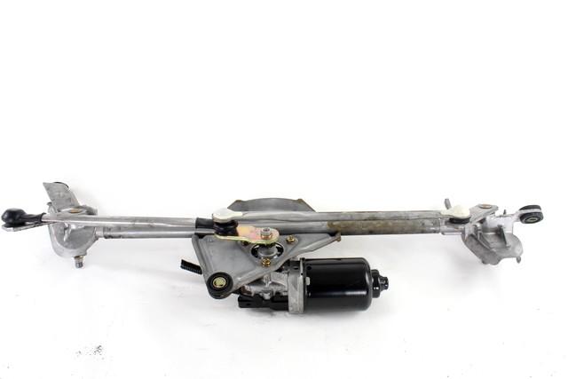 MOTORCEK PREDNJIH BRISALCEV OEM N. 85110-42130 ORIGINAL REZERVNI DEL TOYOTA RAV 4 A2 MK2 (2000 - 2006) DIESEL LETNIK 2003
