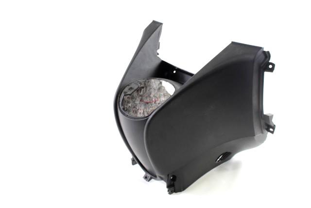 PLASTIKA MED SEDEZI BREZ NASLONJALA ROK OEM N. 735345797 ORIGINAL REZERVNI DEL LANCIA Y YPSILON 843 R (2006 - 2011) DIESEL LETNIK 2010
