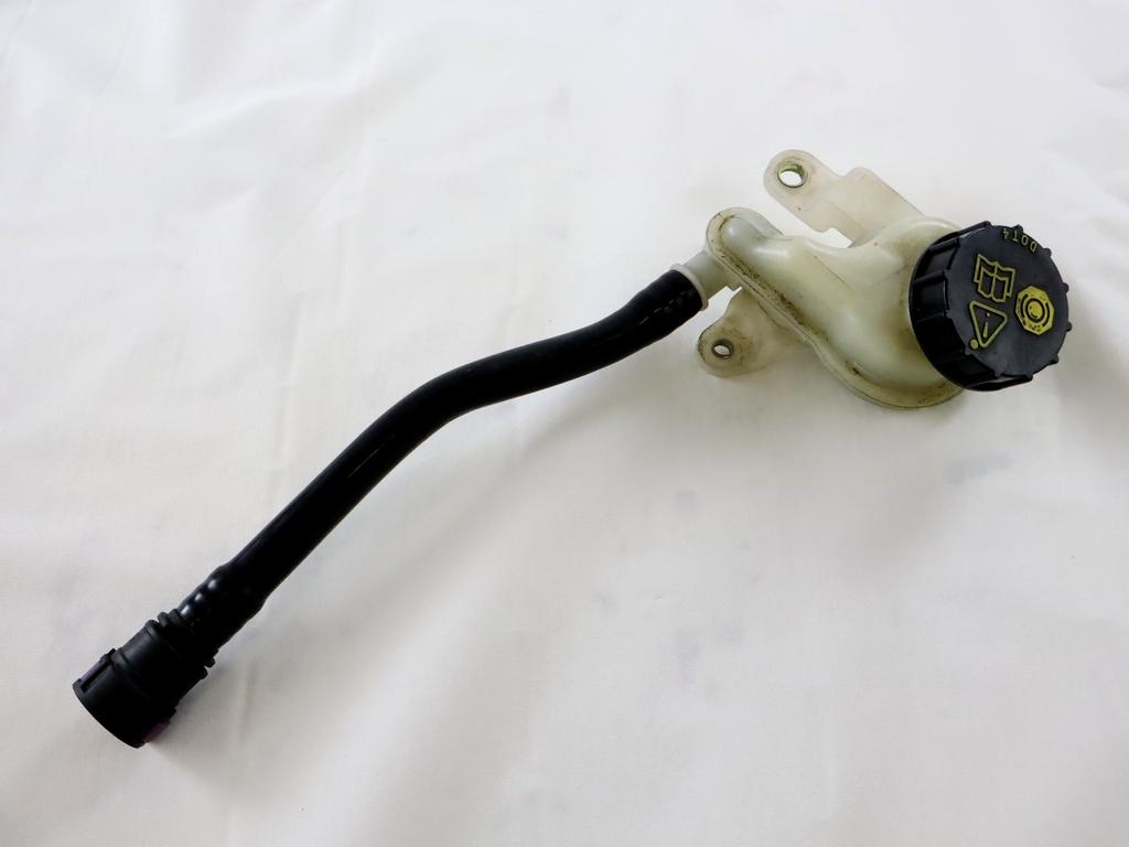 ZAVORNI CILINDER OEM N. 1822308 ORIGINAL REZERVNI DEL FORD FIESTA CB1 CNN MK6 (09/2008 - 11/2012) BENZINA LETNIK 2011