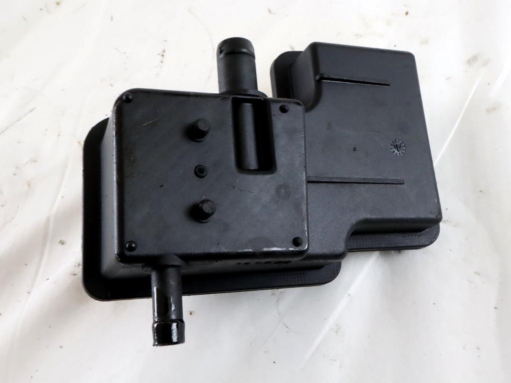REZERVOAR CRPALKA  SERVO VOLAN OEM N. 6N0422371D ORIGINAL REZERVNI DEL VOLKSWAGEN POLO 6N2 (10/1999 - 04/2002)DIESEL LETNIK 2000