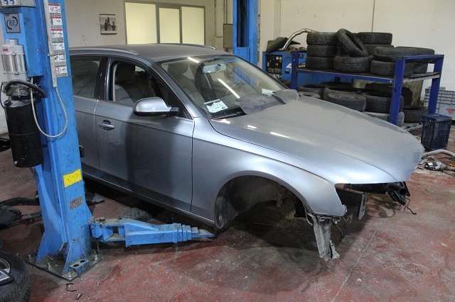 AUDI A4 B8 SW 2.0 D 105KW AUT 5P (2010) RICAMBIO USATO 