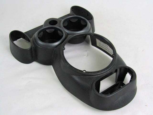 PLASTIKA MED SEDEZI BREZ NASLONJALA ROK OEM N. 7147179 ORIGINAL REZERVNI DEL MINI ONE / COOPER / COOPER S R50 R52 R53 (2001-2006) DIESEL LETNIK 2006