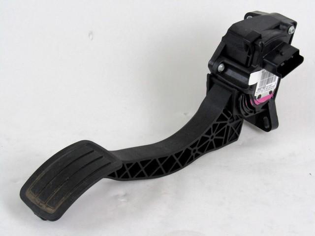 PEDALI OEM N. 9674829780 ORIGINAL REZERVNI DEL CITROEN C4 PICASSO/GRAND PICASSO MK2 (2013 - 2022) DIESEL LETNIK 2015