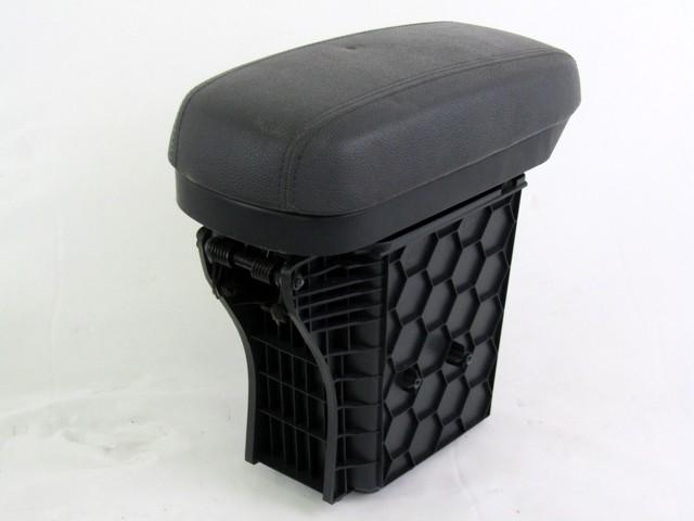 SREDINSKA KONZOLA OEM N. 84670-JW000 ORIGINAL REZERVNI DEL KIA RIO UB MK3 (2011 - 2017)BENZINA LETNIK 2016