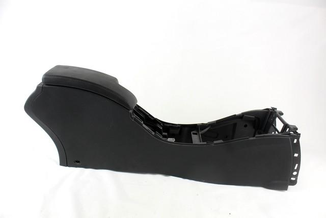 NASLON ZA ROKE/SREDINSKA KONZOLA OEM N. 969100026R ORIGINAL REZERVNI DEL RENAULT MEGANE MK3 BZ0/1 B3 DZ0/1 KZ0/1 BER/SPORTOUR/ESTATE (2009 - 2015) DIESEL LETNIK 2010