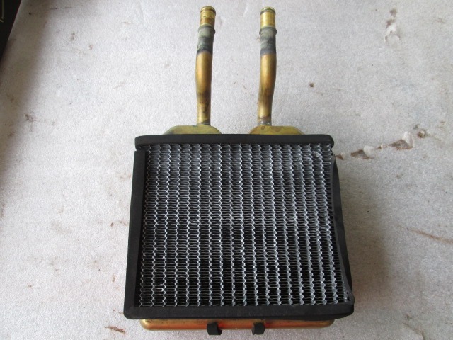 GRELEC RADIATORJA OEM N. 52463287 ORIGINAL REZERVNI DEL OPEL TIGRA S93 (1994 - 2001) BENZINA LETNIK 1999