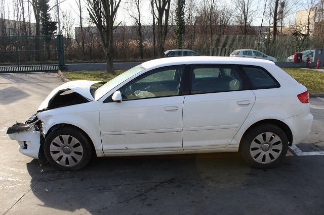 AUDI A3 1.6 D 66KW 5M 5P (2010) RICAMBI IN MAGAZZINO