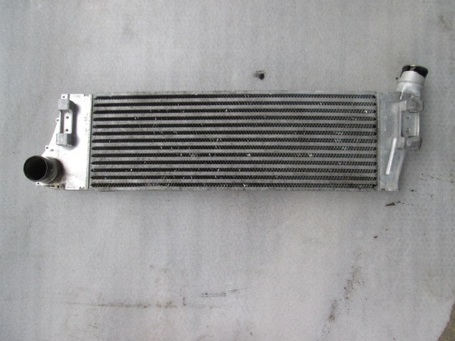 HLADILNIK INTERCOOLER OEM N. 8200115540-A ORIGINAL REZERVNI DEL RENAULT MEGANE MK2 BM0/1 CM0/1 EM0/1 KM0/1 LM0/1 BER/GRANDTOUR  (10/2002 - 02/2006) DIESEL LETNIK 2004