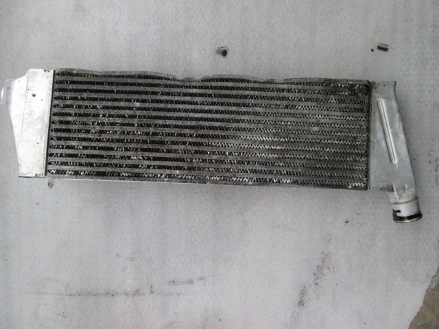 HLADILNIK INTERCOOLER OEM N. 8200115540-A ORIGINAL REZERVNI DEL RENAULT MEGANE MK2 BM0/1 CM0/1 EM0/1 KM0/1 LM0/1 BER/GRANDTOUR  (10/2002 - 02/2006) DIESEL LETNIK 2004