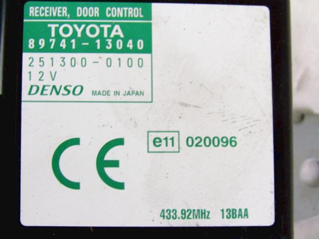CENTRALNO ZAKLEPANJE OEM N. 89741-13040 ORIGINAL REZERVNI DEL TOYOTA COROLLA VERSO E12 (2001 - 2004) DIESEL LETNIK 2002