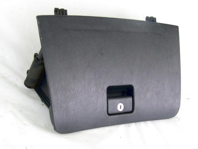 PREDAL ZA DOKUMENTE OEM N. 55551-13020 ORIGINAL REZERVNI DEL TOYOTA COROLLA VERSO E12 (2001 - 2004) DIESEL LETNIK 2002