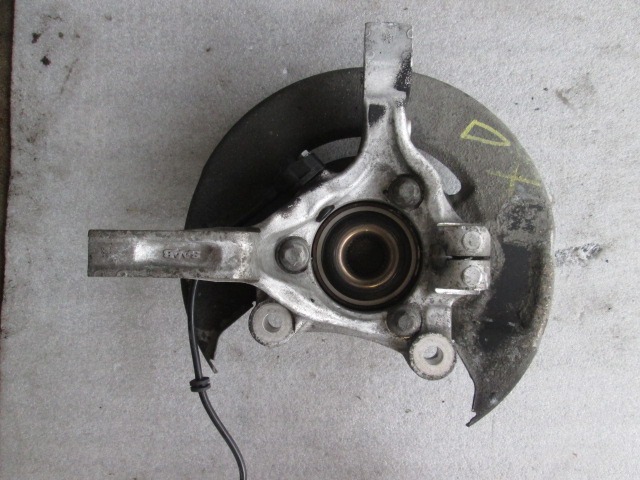 VRTLJIVI LEZAJ DESNO / PESTO KOLESA Z LEZAJEM SPREDAJ OEM N. 5233697 ORIGINAL REZERVNI DEL SAAB 9-5 YS3E BER/SW (2001 - 2007) DIESEL LETNIK 2002