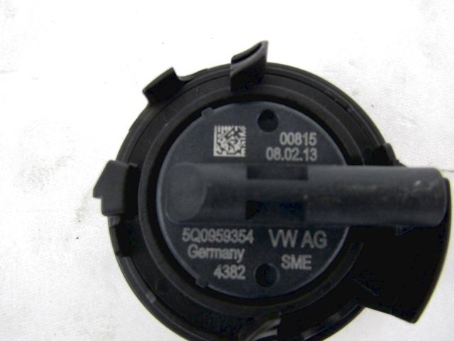 AIRBAG SENZOR OEM N. 5G0959354 ORIGINAL REZERVNI DEL VOLKSWAGEN GOLF VII 5G1 BQ1 BE1 BE2 BA5 BV5 MK7 (2012 - 2017)DIESEL LETNIK 2013