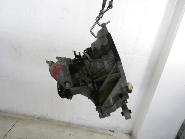 ROCNI MENJALNIK OEM N. 8A6R-7002-CA CAMBIO MECCANICO ORIGINAL REZERVNI DEL FORD FIESTA CB1 CNN MK6 (09/2008 - 11/2012) BENZINA LETNIK 2009