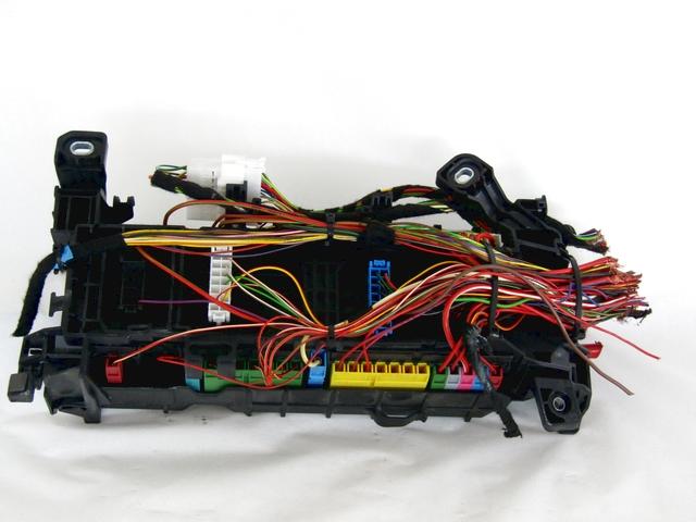 VAROVALKE/RELE' OEM N. A2465400040 ORIGINAL REZERVNI DEL MERCEDES CLASSE B W246 (2011 - 2018)BENZINA LETNIK 2013