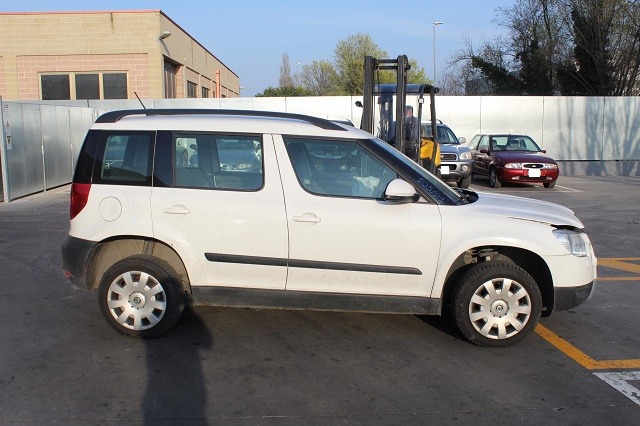 SKODA YETI 1.6 D 77KW 5M 5P (2013) RICAMBI IN MAGAZZINO