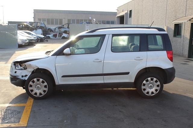 SKODA YETI 1.6 D 77KW 5M 5P (2013) RICAMBI IN MAGAZZINO