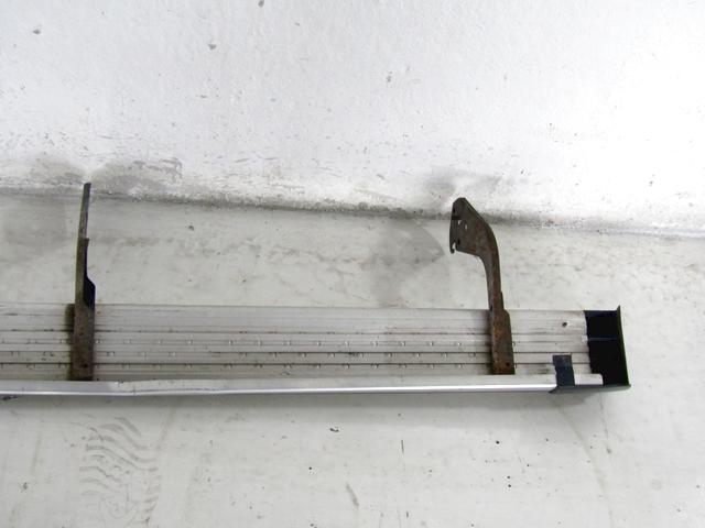 DRUGI ZUNANJI DODATKI OEM N. 517716A020 ORIGINAL REZERVNI DEL TOYOTA LAND CRUISER 80 90 J8 J9 (1990 - 1997)DIESEL LETNIK 1999