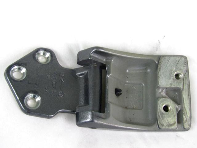 PANTI PRTLJAZNIH VRAT OEM N. 7H0827152 ORIGINAL REZERVNI DEL VOLKSWAGEN TRANSPORTER T5 / CARAVELLE (2003 - 2015) LETNIK 2012