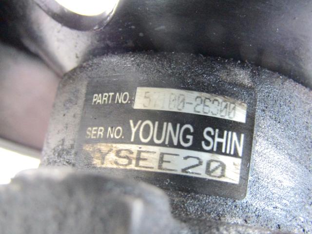 SERVO CRPALKA  OEM N. 5710026300 ORIGINAL REZERVNI DEL HYUNDAI SANTA FE SM MK1 (2000 - 2006) DIESEL LETNIK 2005