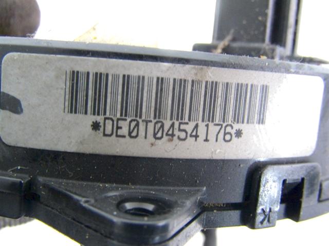 KONTAKT SPIRALA OEM N. 9349026000 ORIGINAL REZERVNI DEL HYUNDAI SANTA FE SM MK1 (2000 - 2006) DIESEL LETNIK 2005